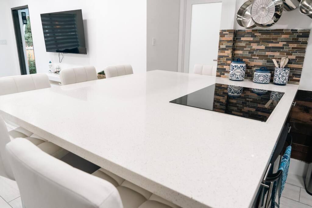 Luxury Retreat 3B ,2Ba Pool , Coral Gables Center Villa Miami Eksteriør billede