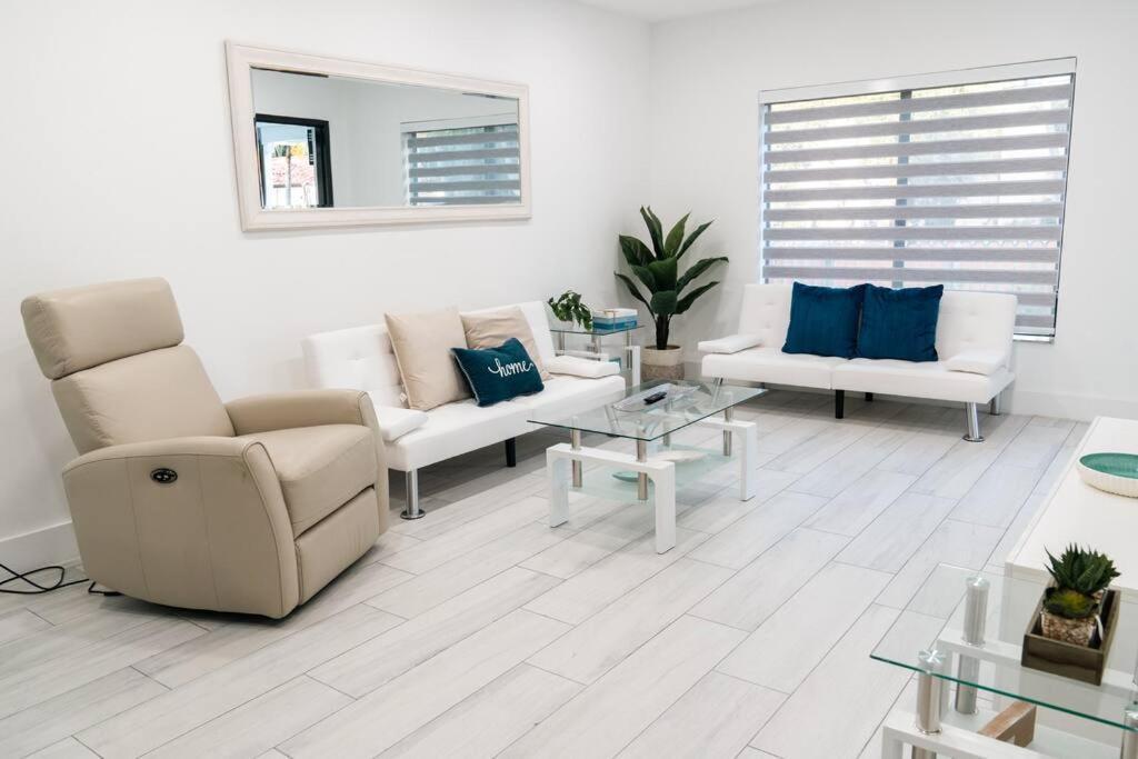 Luxury Retreat 3B ,2Ba Pool , Coral Gables Center Villa Miami Eksteriør billede