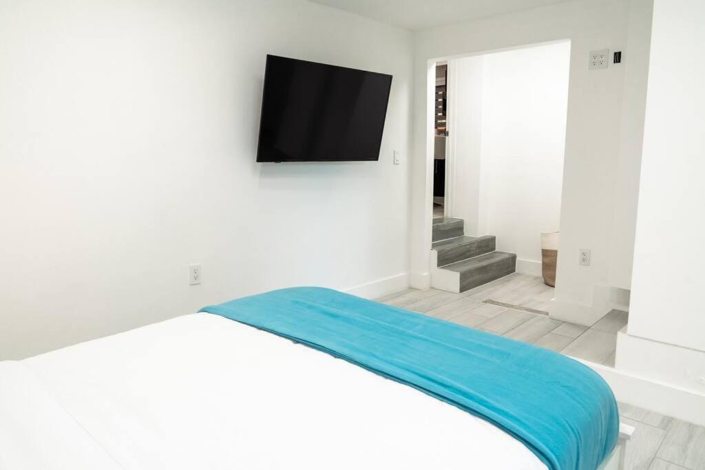 Luxury Retreat 3B ,2Ba Pool , Coral Gables Center Villa Miami Eksteriør billede