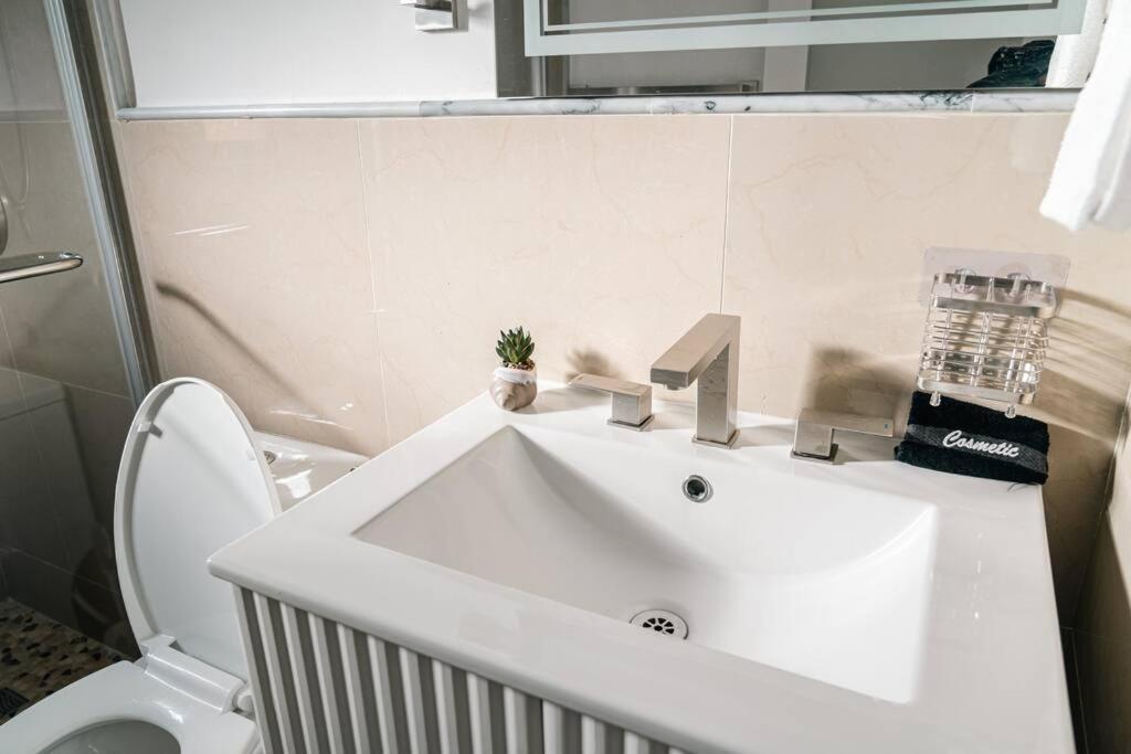 Luxury Retreat 3B ,2Ba Pool , Coral Gables Center Villa Miami Eksteriør billede