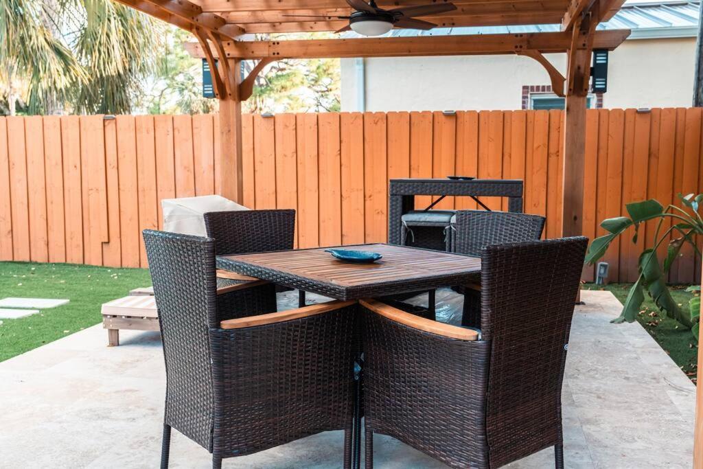 Luxury Retreat 3B ,2Ba Pool , Coral Gables Center Villa Miami Eksteriør billede