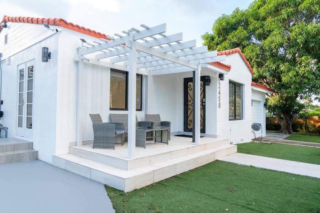 Luxury Retreat 3B ,2Ba Pool , Coral Gables Center Villa Miami Eksteriør billede