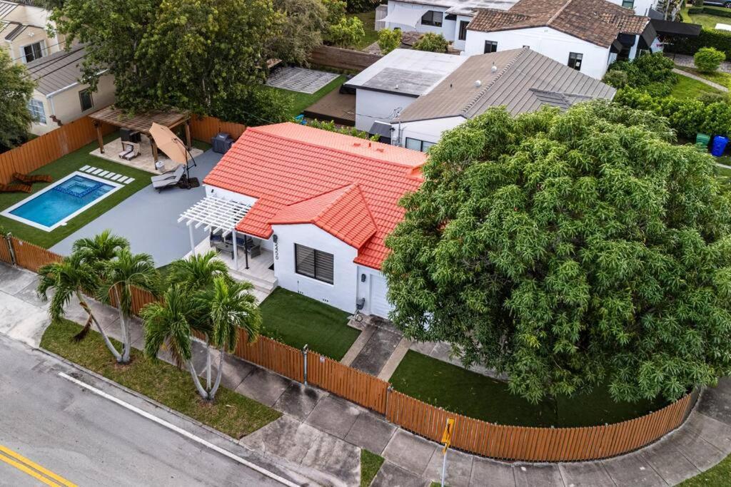 Luxury Retreat 3B ,2Ba Pool , Coral Gables Center Villa Miami Eksteriør billede